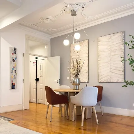 Beautiful Apartment In Bairro Alto-Gremio