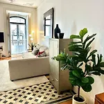 Beautiful In Bairro Alto-gremio Апартаменти Лісабон