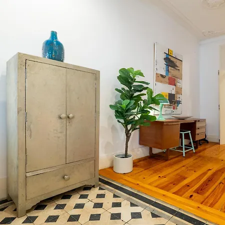 Beautiful Apartment In Bairro Alto-Gremio